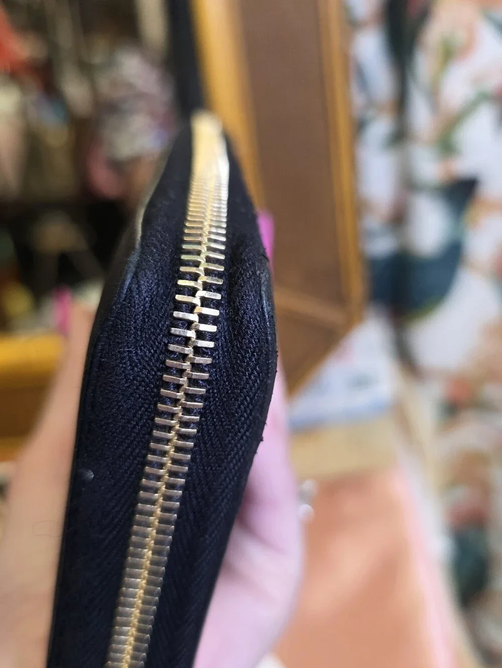 YSL Ives Saint Laurent Black Zippy Wallet - Picture 15 of 17